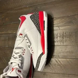 Retro 3 Air Jordan, worn once.  Size 7 Y Jordan | Shoes | Air Jordan 3 Retro Gs Size 7y Fire Red Worn  main image 4